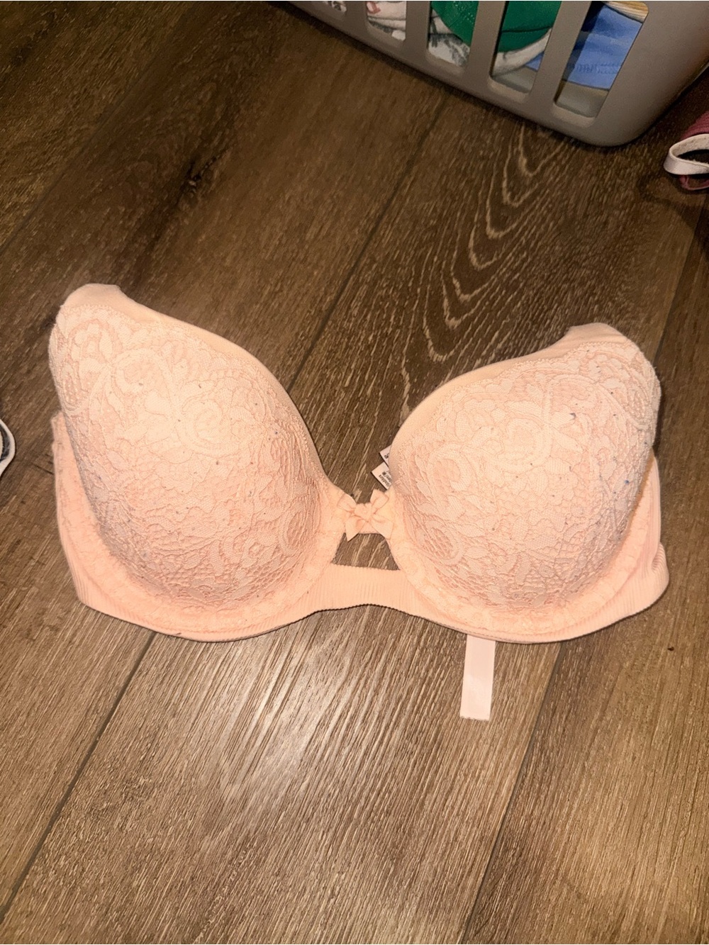 Victoria’s Secret Women's Lace Push-Up Bra in Light Pink - Comfortable Support